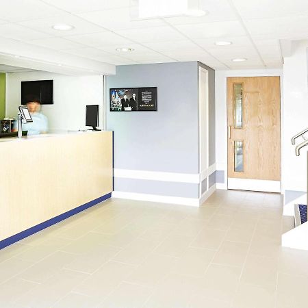 Warrington Motel, J20 M6 Lymm Services Exteriör bild