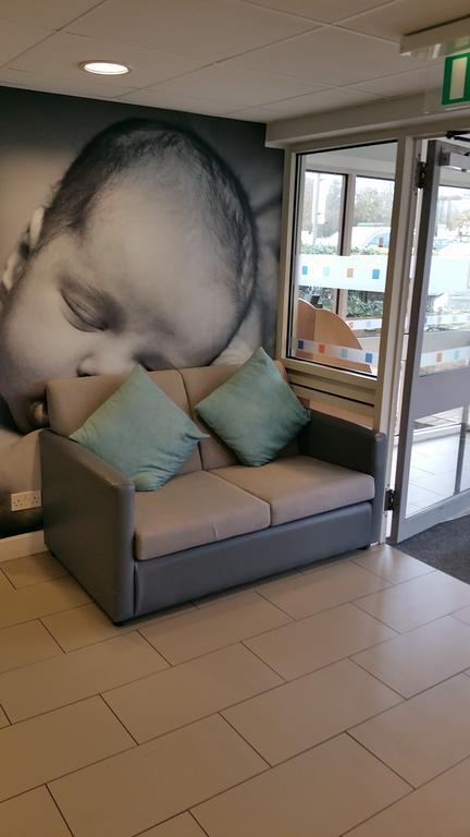 Warrington Motel, J20 M6 Lymm Services Exteriör bild
